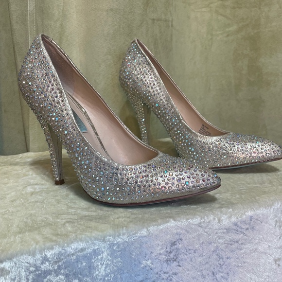 Betsey Johnson 7.5 Rhinestone Sparkle Champ Fab Stiletto shoes pumps heels - Picture 1 of 9